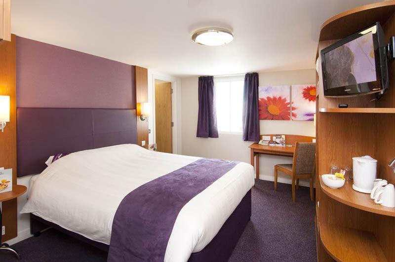 Premier Inn Portsmouth North Harbour Exterior foto