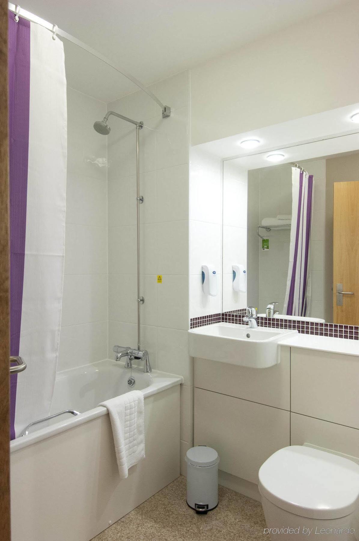 Premier Inn Portsmouth North Harbour Exterior foto